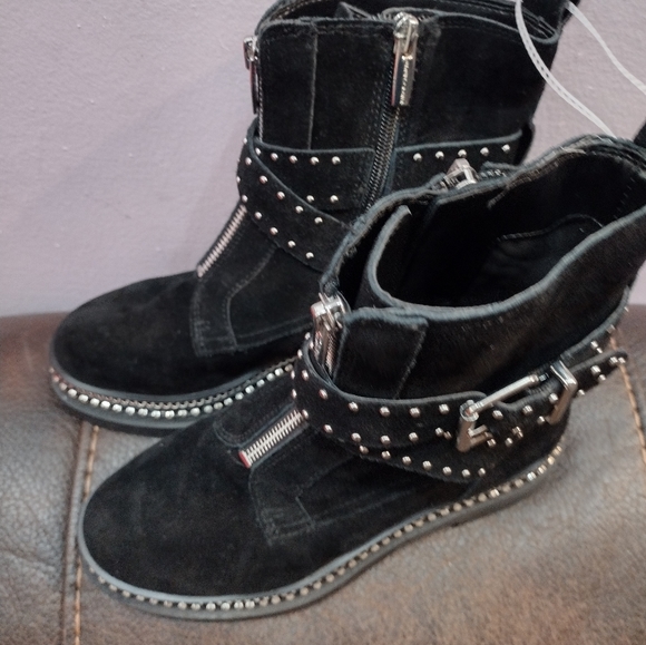 Vince Camuto Blinda  Black Suede Moto Chic Chain Rim Platform Lug Sole Boot - Picture 2 of 13